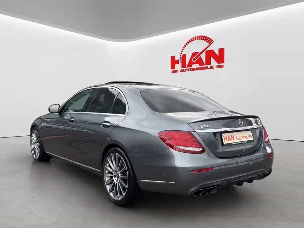 Mercedes-Benz E-Class 300 Limousine/Schiebedach/Navi/Kamera/Totwinke 02/2018-photo-4