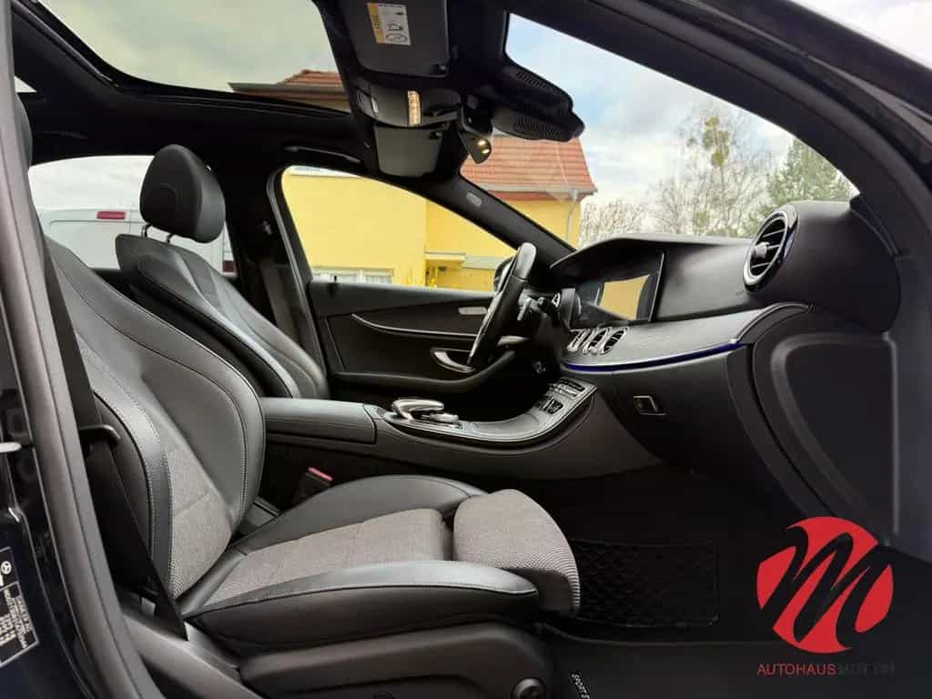 Mercedes-Benz E-Class 300 AMG Sportstyle Edition ACC PANO PARKLENK 3 05/2020-photo-16