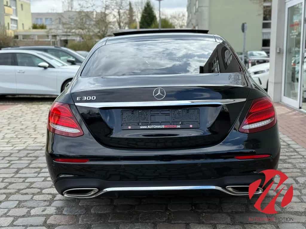 Mercedes-Benz E-Class 300 AMG Sportstyle Edition ACC PANO PARKLENK 3 05/2020-photo-5