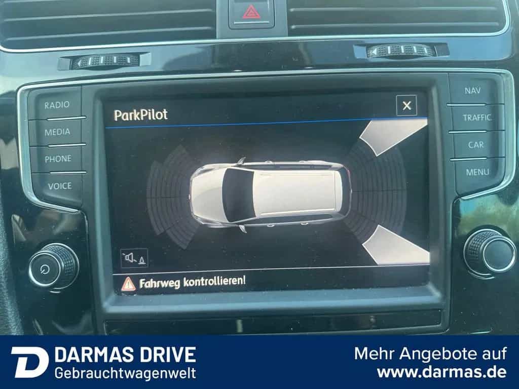 Volkswagen Golf Var. 1.4 TSI Highline PanoD Bi-Xenon ACC 10/2016-photo-16