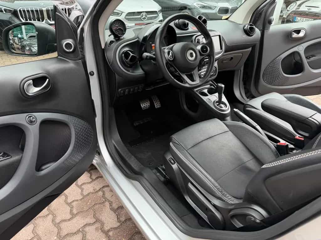 Smart ForTwo BRABUS Xcl*LEDER*PANO*SHZ*NAVI*JBL*KAM* 06/2018-photo-17