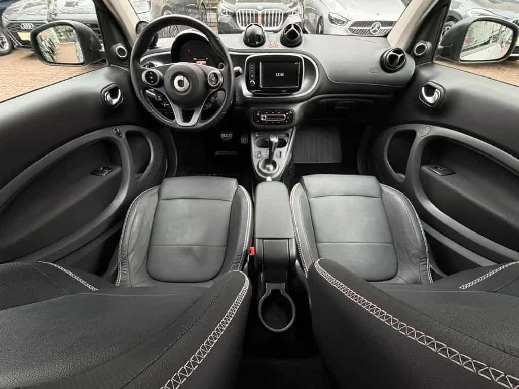 Smart ForTwo BRABUS Xcl*LEDER*PANO*SHZ*NAVI*JBL*KAM* 06/2018-photo-2