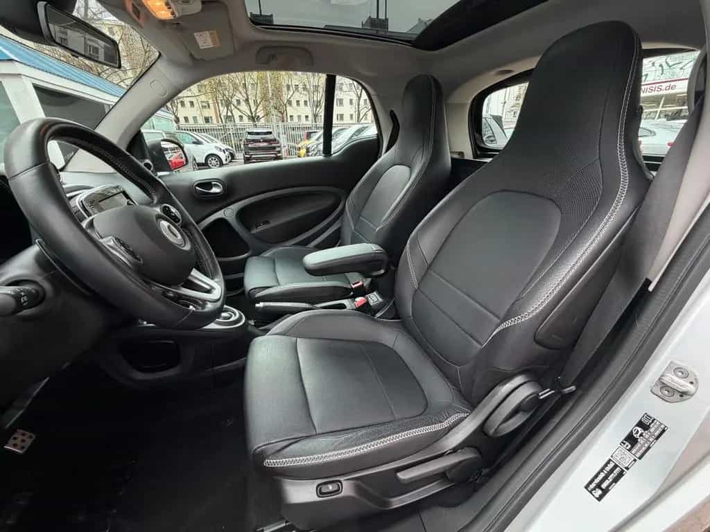 Smart ForTwo BRABUS Xcl*LEDER*PANO*SHZ*NAVI*JBL*KAM* 06/2018-photo-22