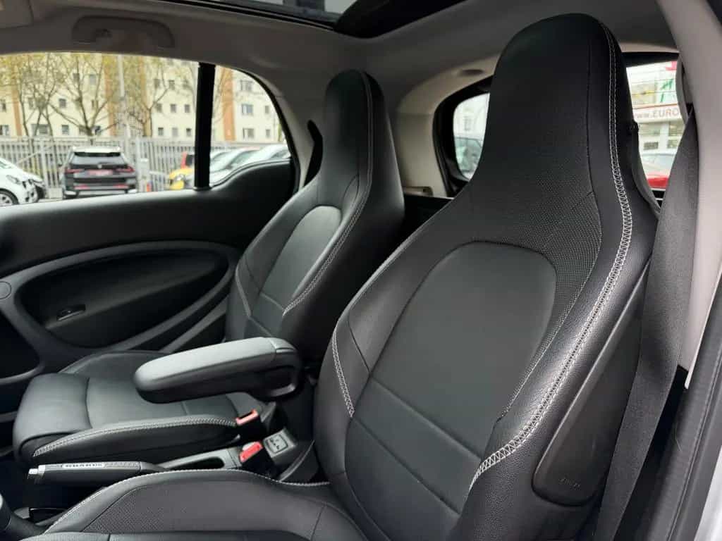Smart ForTwo BRABUS Xcl*LEDER*PANO*SHZ*NAVI*JBL*KAM* 06/2018-photo-27