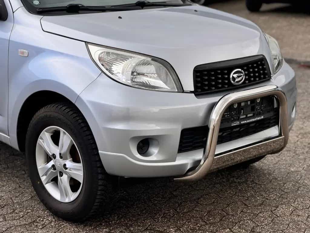 Daihatsu Terios 1.5 77kW - 2.Hand - Klima - TÜV+ÖL NEU ! 09/2010-photo-1