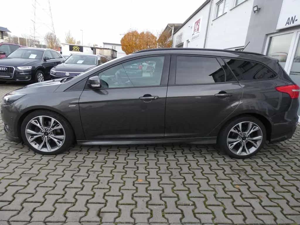 Ford Focus Turnier ST-Line 05/2018-photo-3