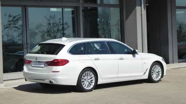 BMW 5 Series 520 d Touring Luxury Automatico 06/2017-photo-2