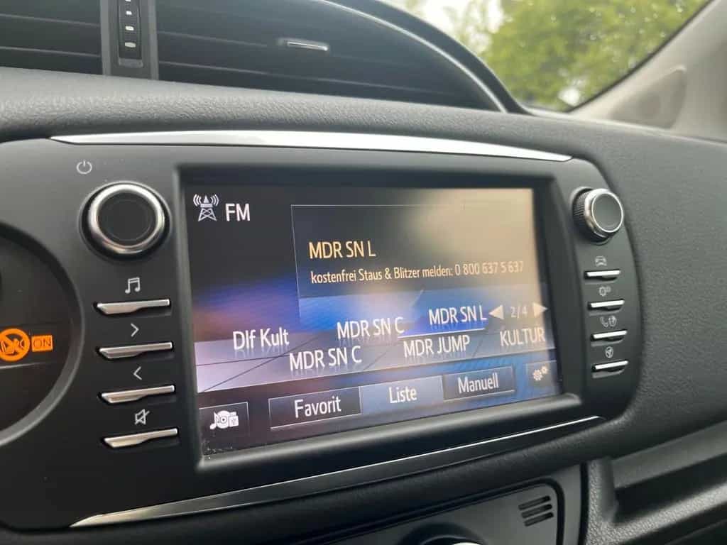 Toyota Yaris 1,5-Dual-VVT-iE Team Deutschland 05/2018-photo-11
