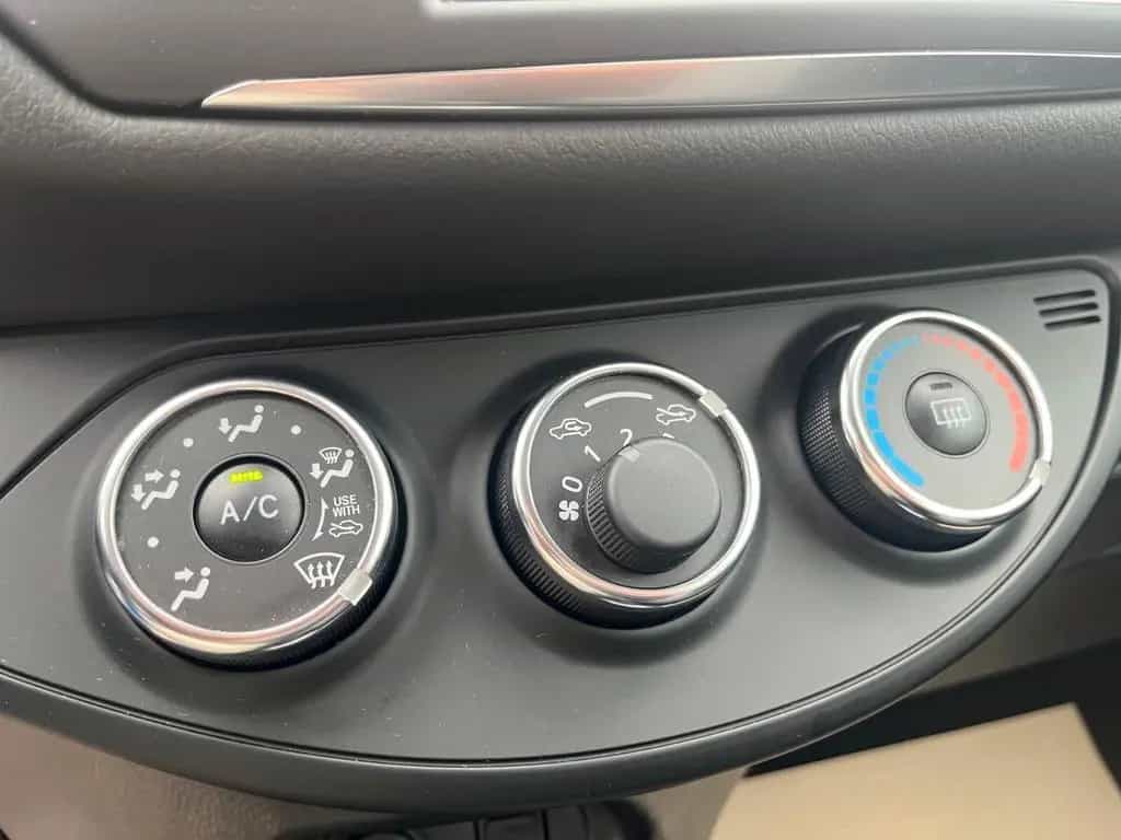 Toyota Yaris 1,5-Dual-VVT-iE Team Deutschland 05/2018-photo-14