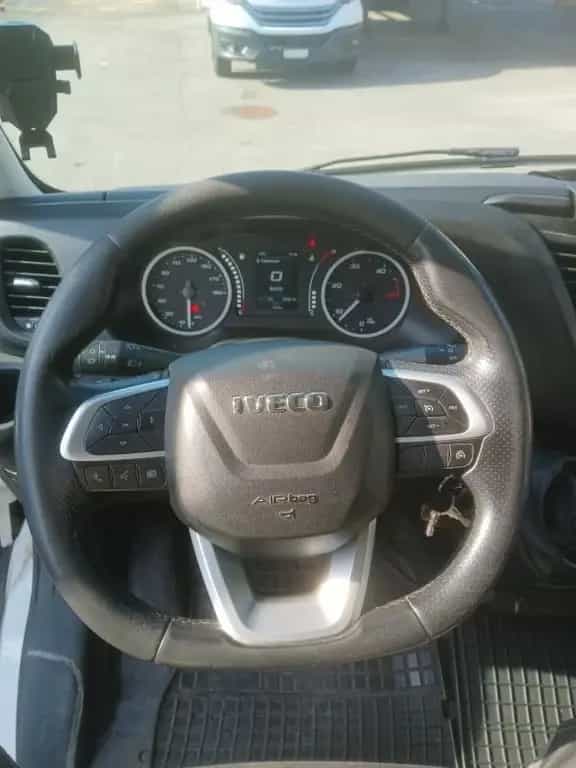 Iveco Daily 2020, Erstbesitzer 04/2020-photo-2