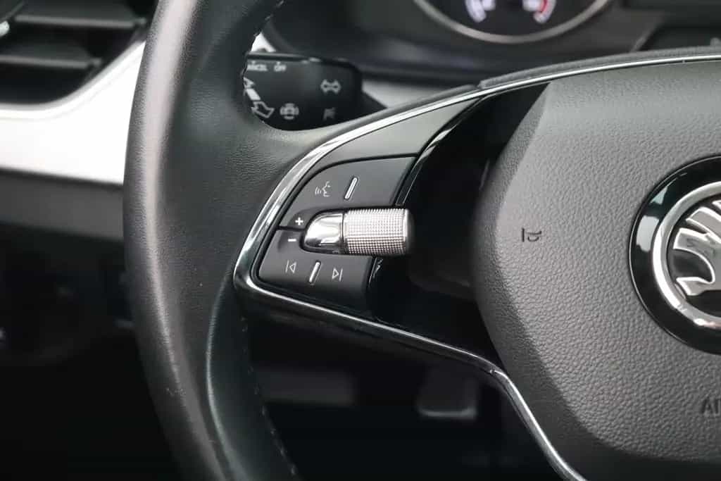 Skoda Kamiq TOUR 1.0TSI ANHÄNGERKUPPLUNG+APPLE/ANDROID 04/2023-photo-11