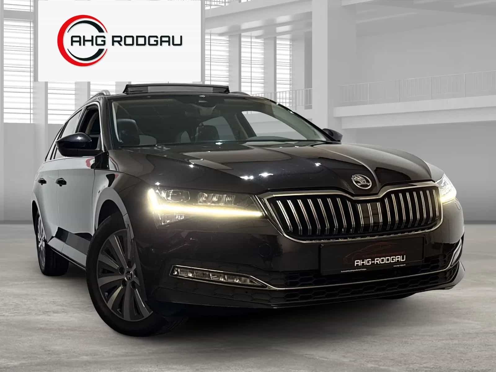 Skoda Superb 11/2021-photo-0