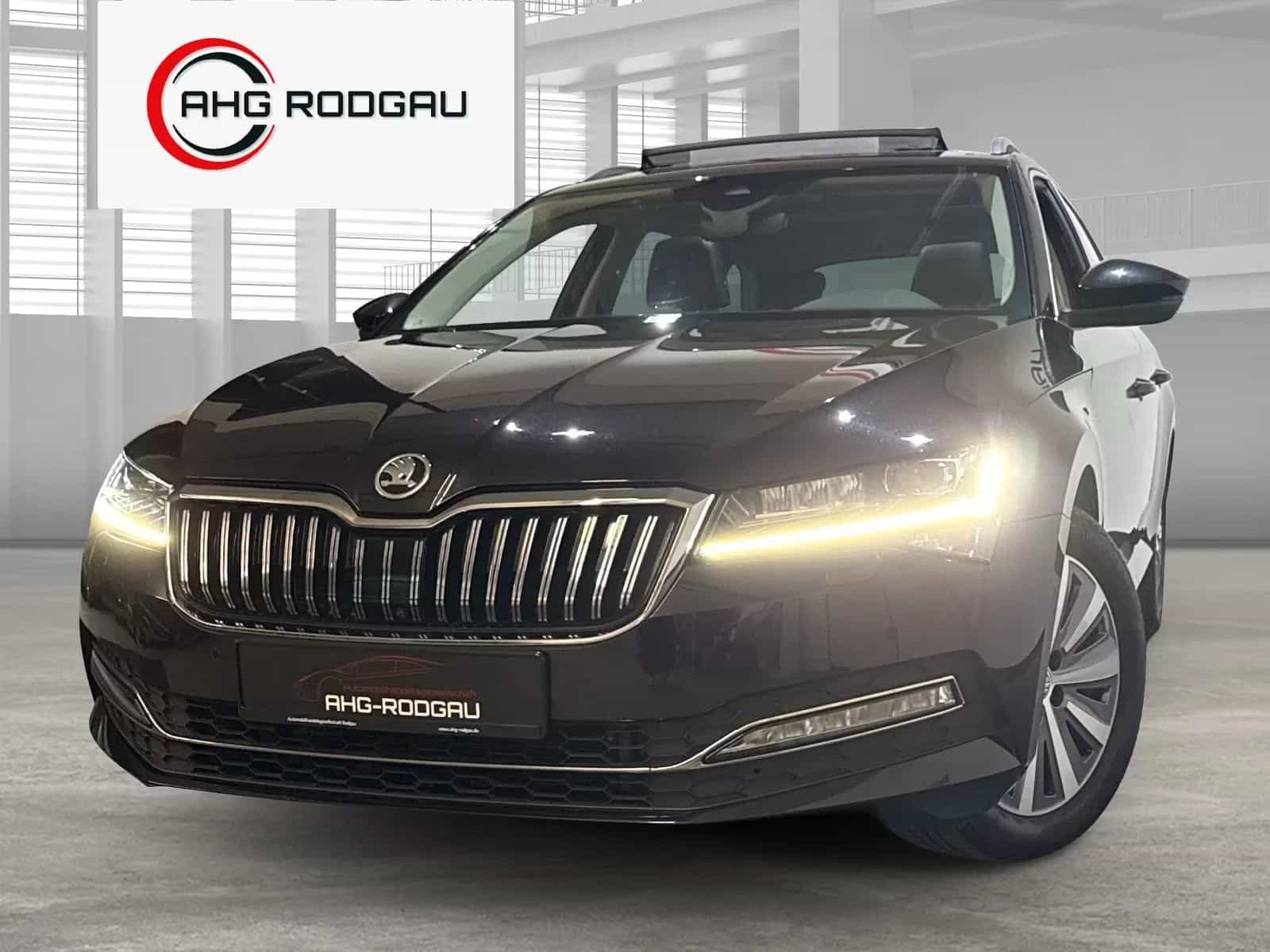 Skoda Superb 11/2021-photo-1