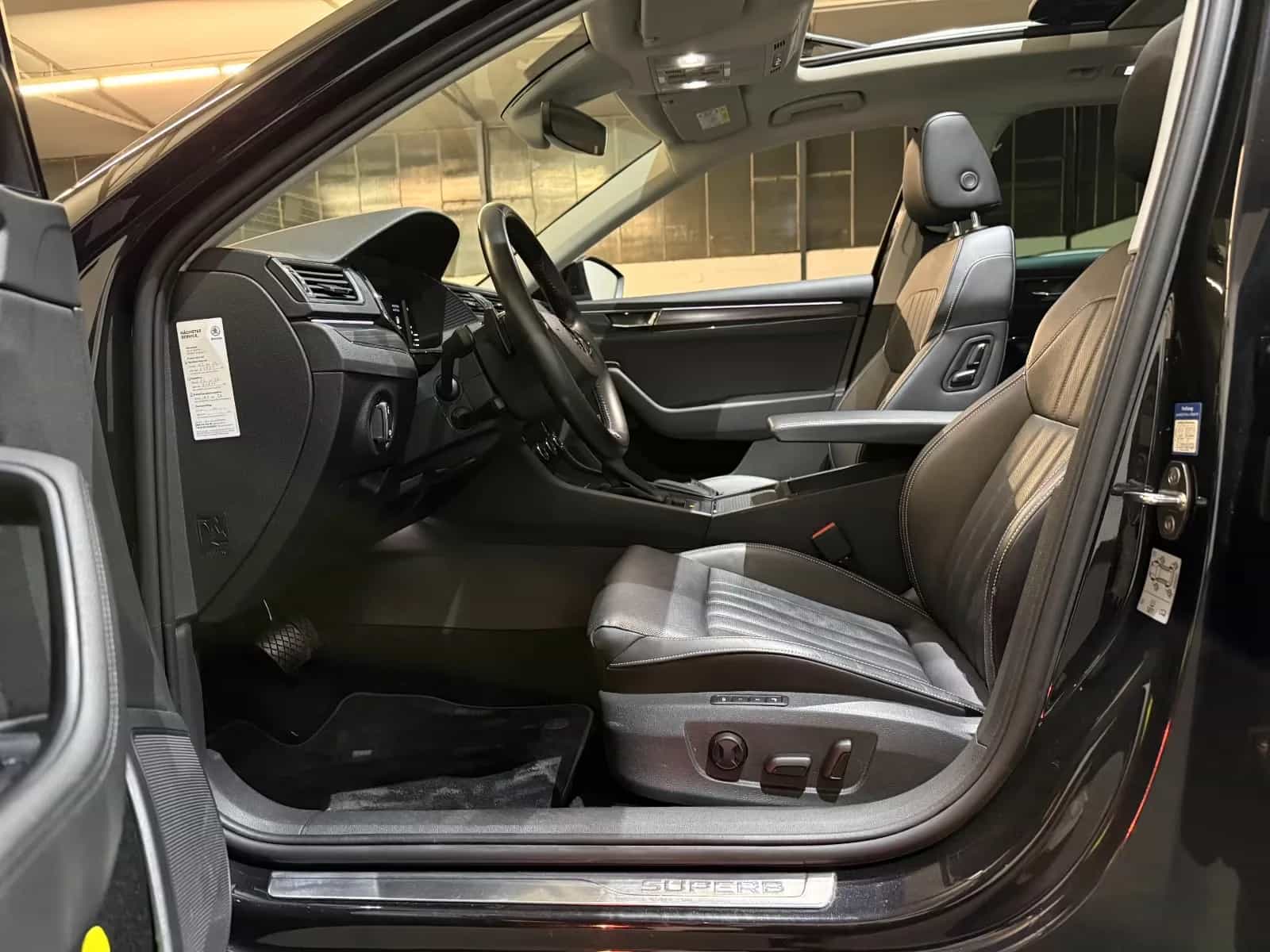 Skoda Superb 11/2021-photo-15