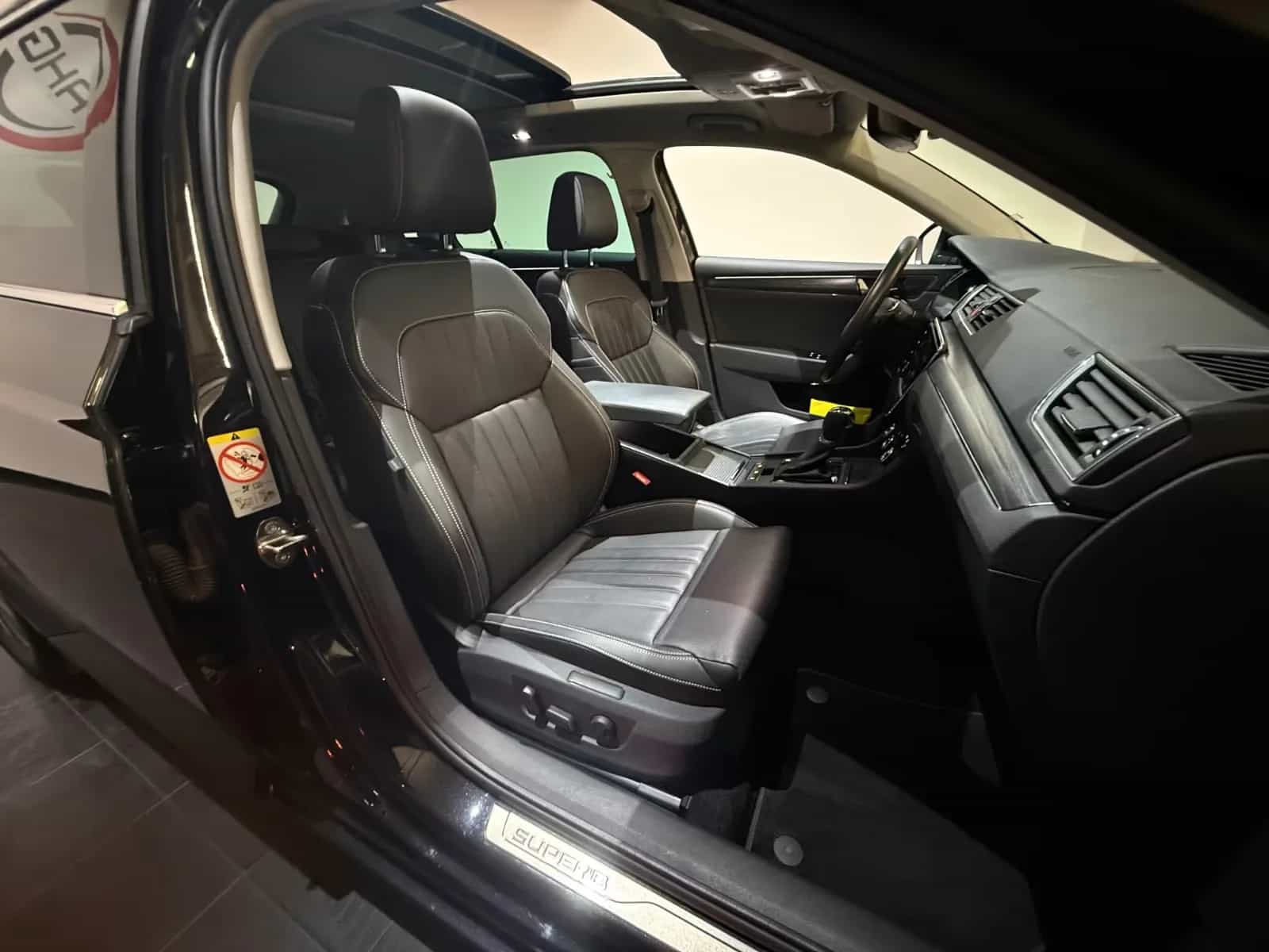 Skoda Superb 11/2021-photo-22