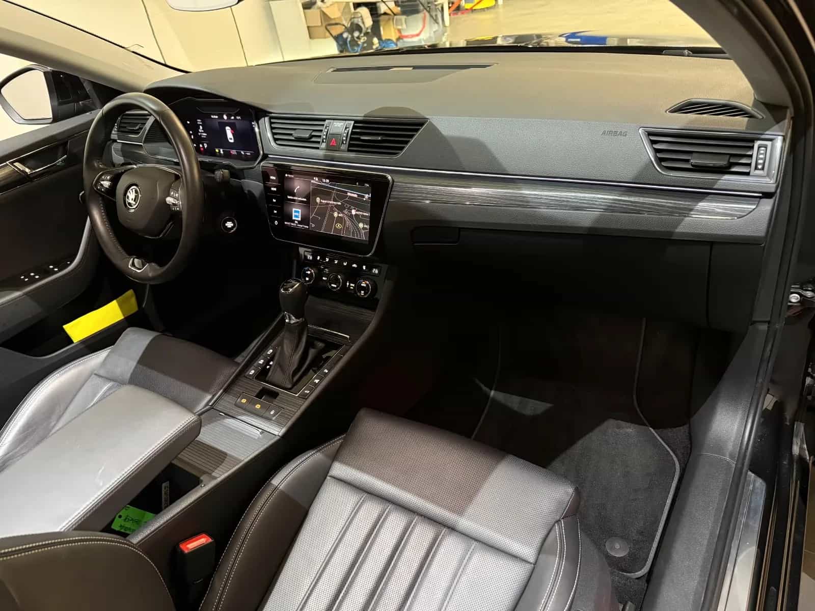 Skoda Superb 11/2021-photo-24