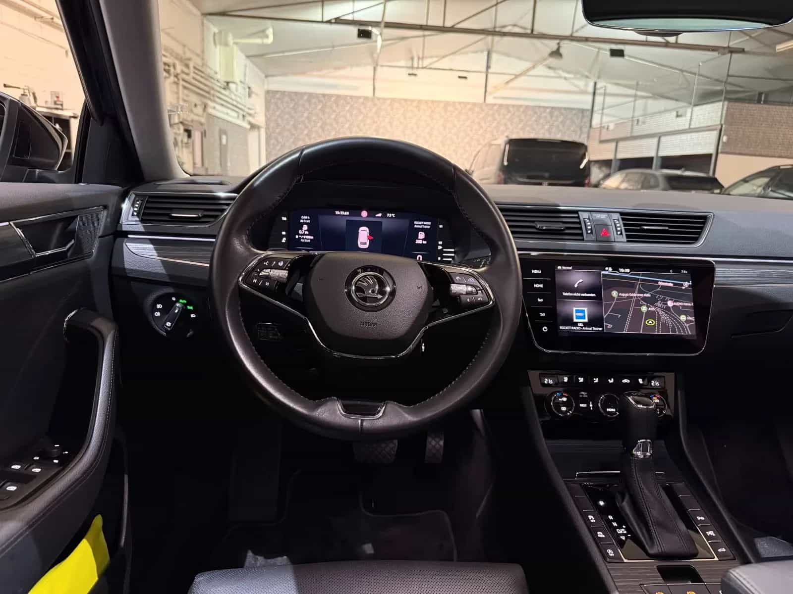 Skoda Superb 11/2021-photo-28
