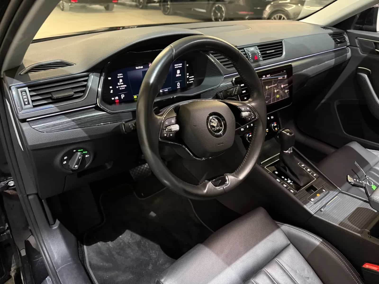 Skoda Superb 11/2021-photo-29