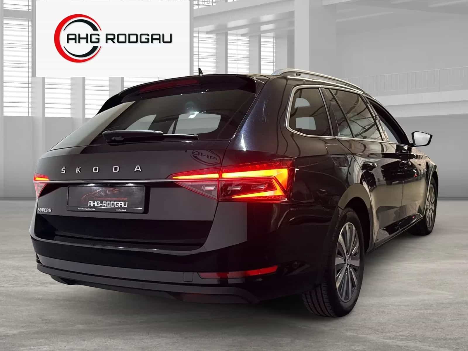 Skoda Superb 11/2021-photo-3