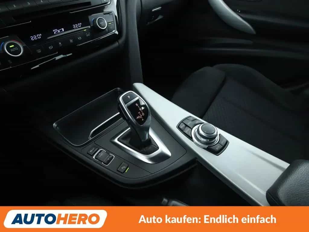 BMW 3 Series 340i xDrive M Sport Aut.*NAV*LED*ACC*CAM*PDC*AHK 06/2016-photo-24