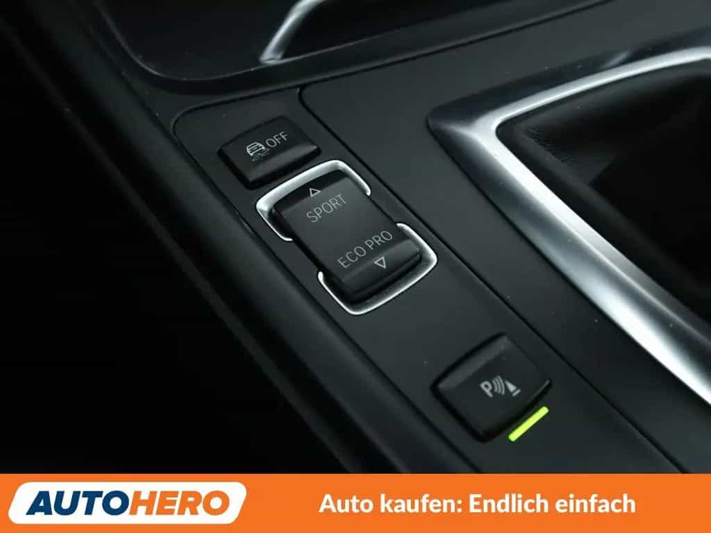 BMW 3 Series 340i xDrive M Sport Aut.*NAV*LED*ACC*CAM*PDC*AHK 06/2016-photo-28