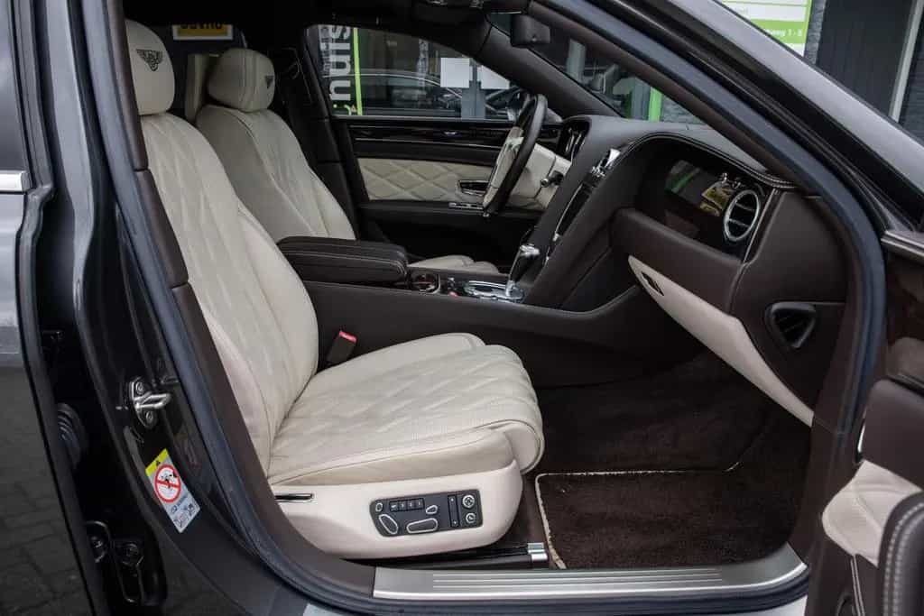 Bentley Flying Spur 6.0 W12 / CERAMIC / SUNROOF 01/2014-photo-12