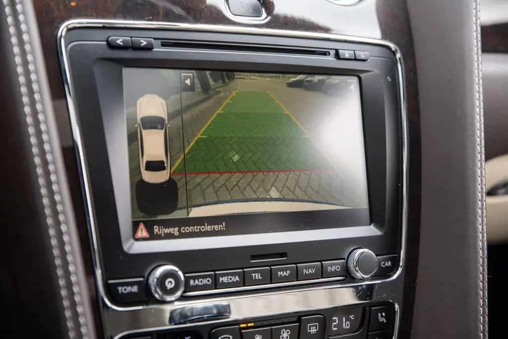 Bentley Flying Spur 6.0 W12 / CERAMIC / SUNROOF 01/2014-photo-22