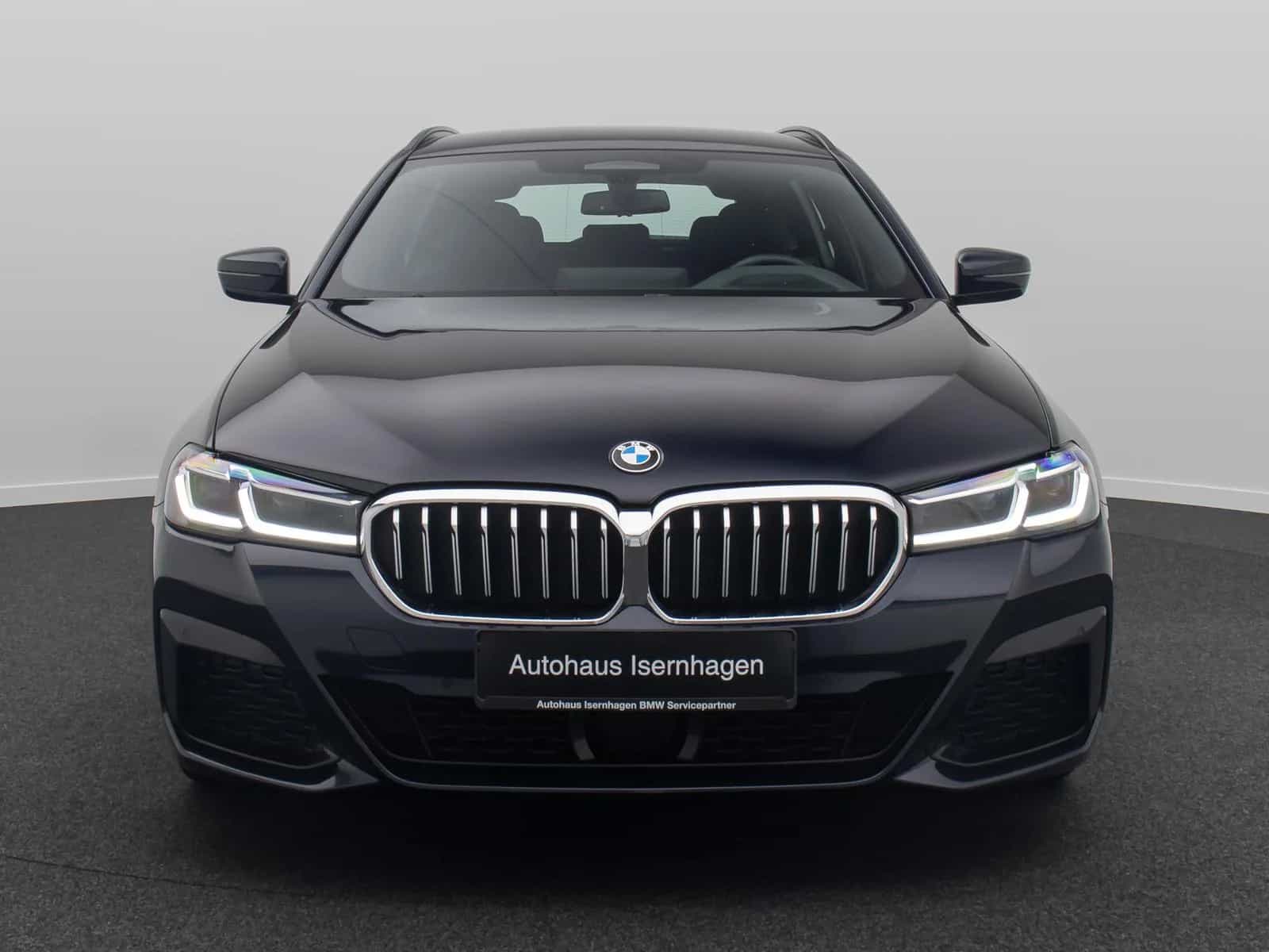 BMW 5 Series 540d xD Luxury Line Panorama H/K HUD Belüftung 11/2022-photo-1