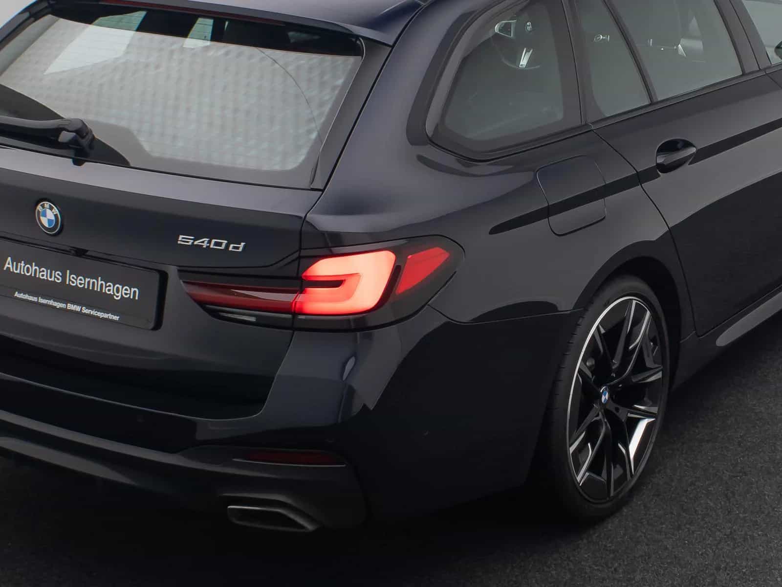 BMW 5 Series 540d xD Luxury Line Panorama H/K HUD Belüftung 11/2022-photo-15