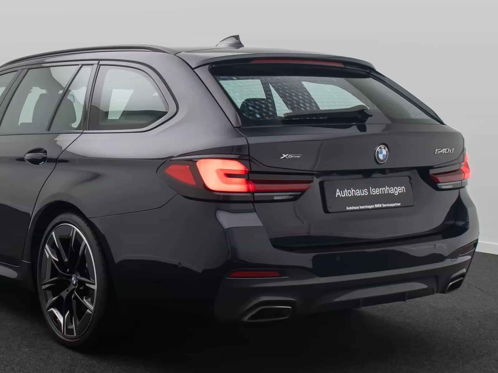 BMW 5 Series 540d xD Luxury Line Panorama H/K HUD Belüftung 11/2022-photo-16