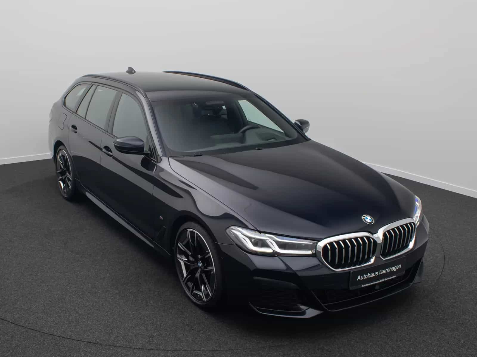 BMW 5 Series 540d xD Luxury Line Panorama H/K HUD Belüftung 11/2022-photo-2