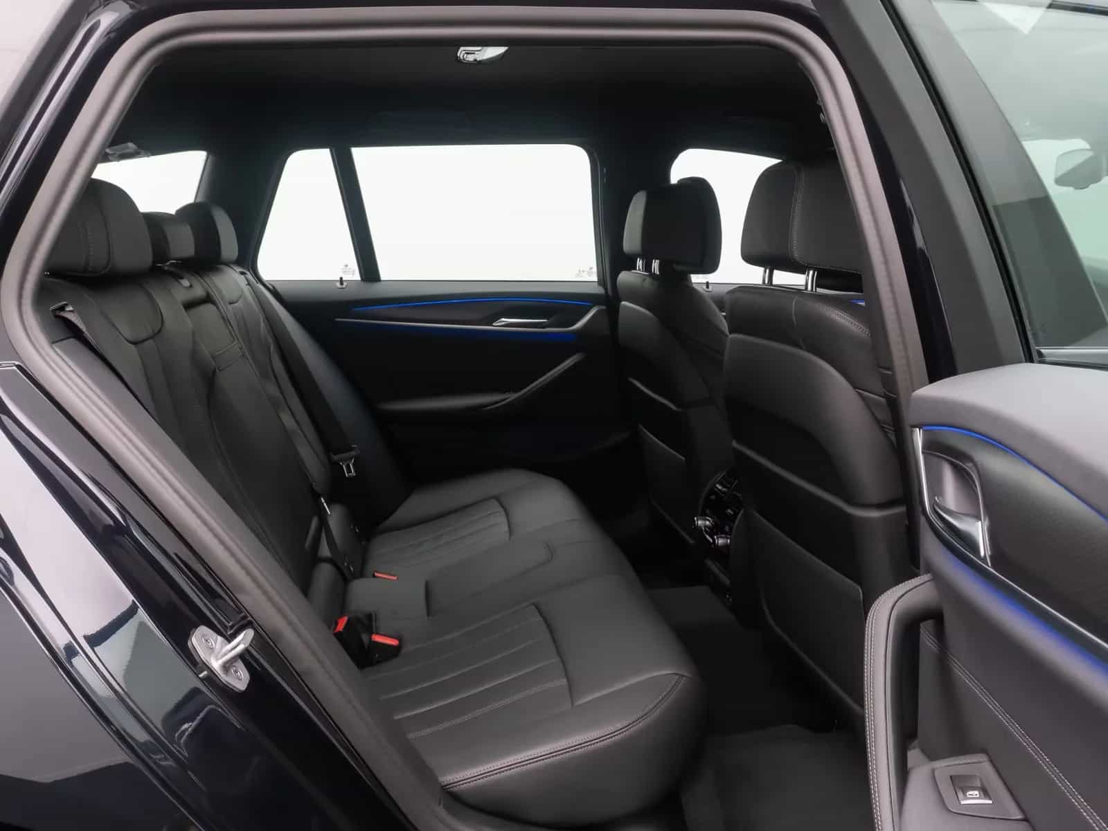 BMW 5 Series 540d xD Luxury Line Panorama H/K HUD Belüftung 11/2022-photo-26