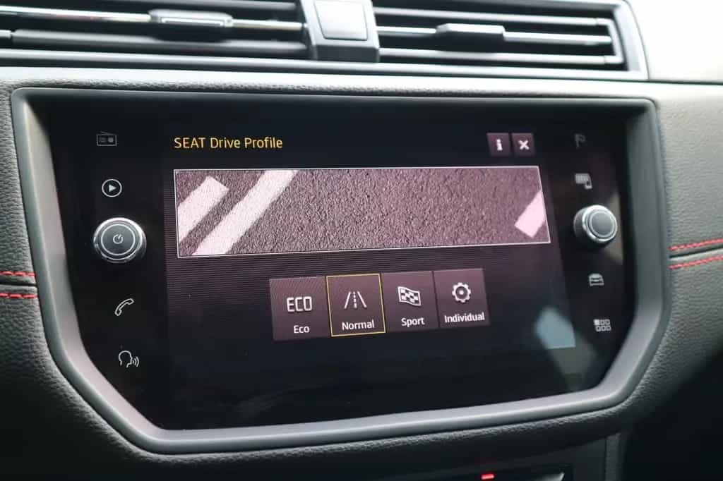 Seat Arona 1.5  FR *2.HAND/PDC/TEMPO/NAVI/KLIMA/SHZ* 05/2018-photo-18