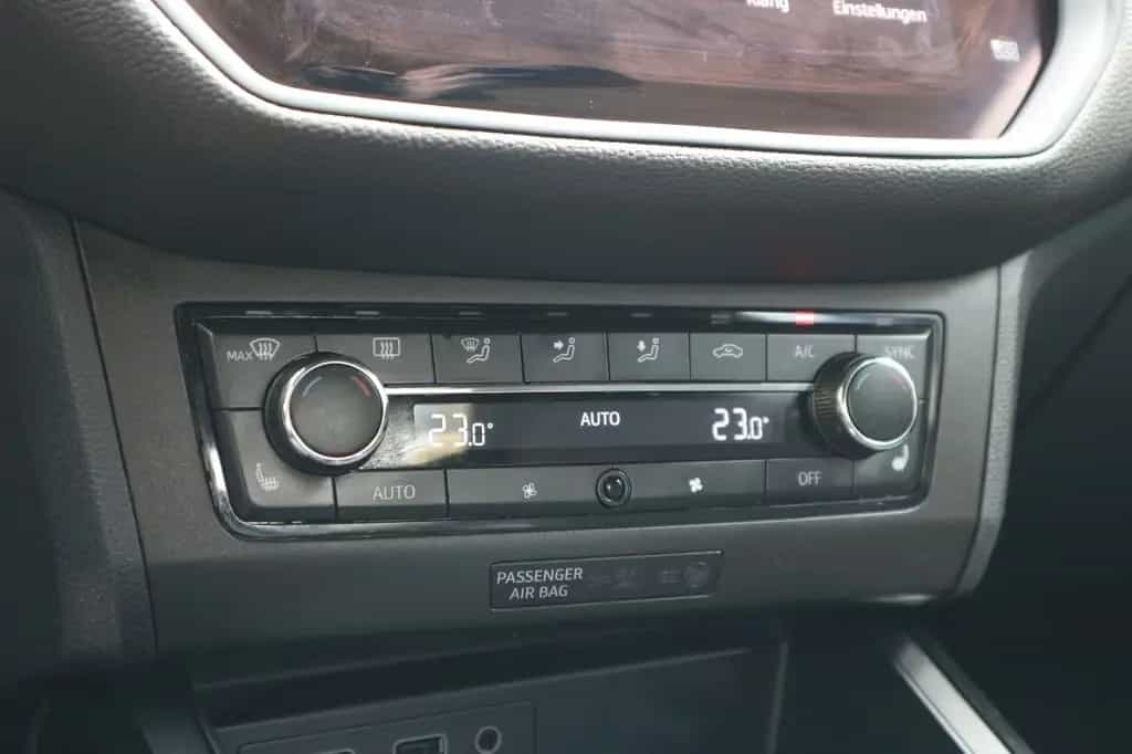 Seat Arona 1.5  FR *2.HAND/PDC/TEMPO/NAVI/KLIMA/SHZ* 05/2018-photo-19