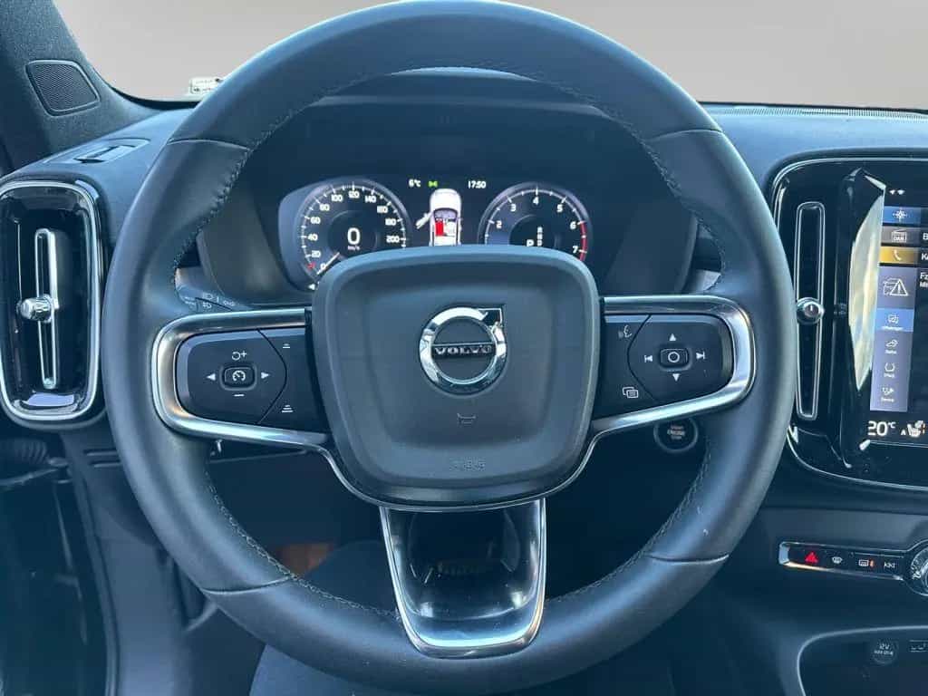 Volvo XC40 T2 Plus Dark 03/2023-photo-10