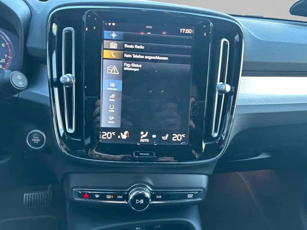 Volvo XC40 T2 Plus Dark 03/2023-photo-12