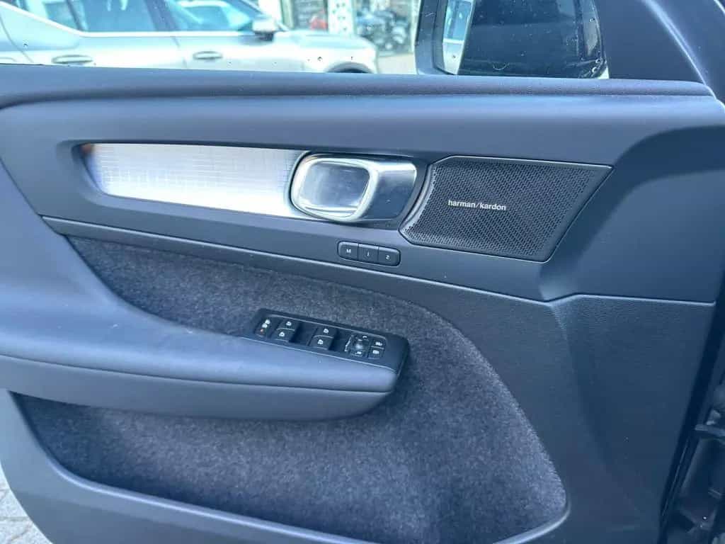 Volvo XC40 T2 Plus Dark 03/2023-photo-14