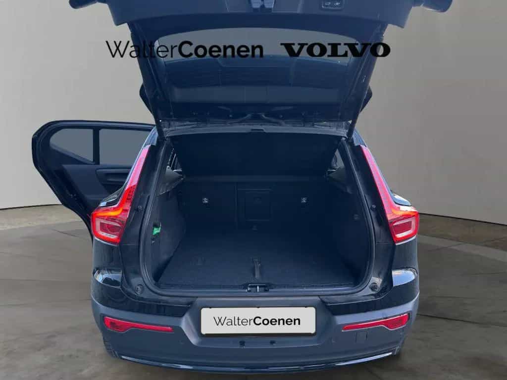 Volvo XC40 T2 Plus Dark 03/2023-photo-17