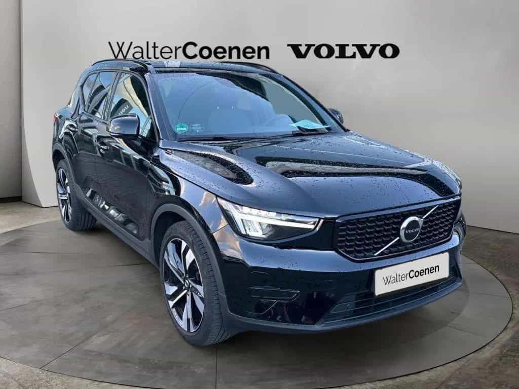 Volvo XC40 T2 Plus Dark 03/2023-photo-2