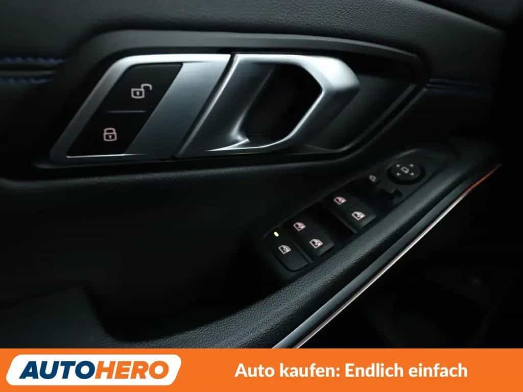 BMW 3 Series 330i xDrive M Sport Aut.*NAVI*LED*TEMPO*CAM* 11/2019-photo-25