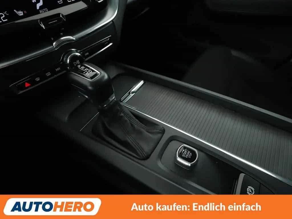 Volvo 2.0 D4 Momentum AWD Aut.*NAV*LED*TEMP*PDC*SHZ* 10/2017-photo-24