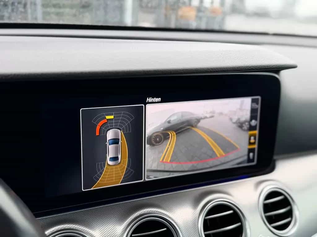 Mercedes-Benz E-Class d Lim*Widescreen*Dist+*Mbeam*KAMERA*AHK* 07/2020-photo-12
