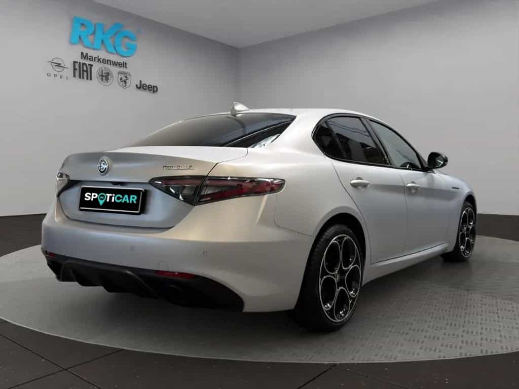Alfa Romeo Giulia Competizione Q4/Kamera/Totwinkel/Spur 09/2023-photo-1