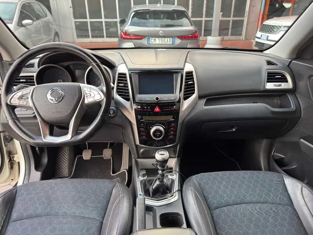 Ssangyong Tivoli 1.6 2WD ADATTA A NEOPATENTATI 07/2015-photo-12