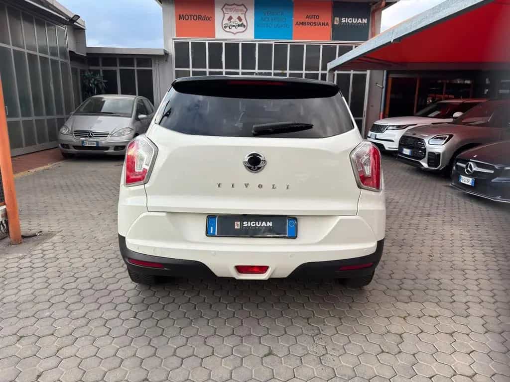 Ssangyong Tivoli 1.6 2WD ADATTA A NEOPATENTATI 07/2015-photo-5