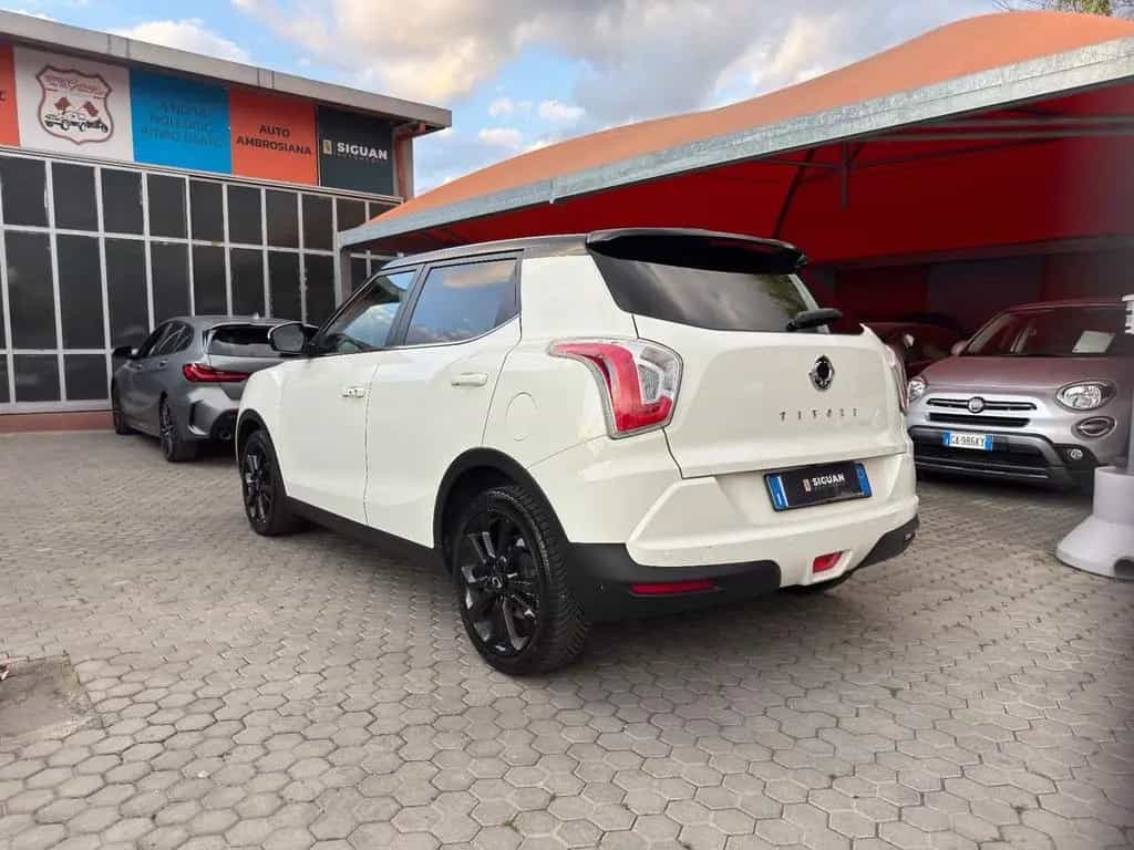 Ssangyong Tivoli 1.6 2WD ADATTA A NEOPATENTATI 07/2015-photo-6