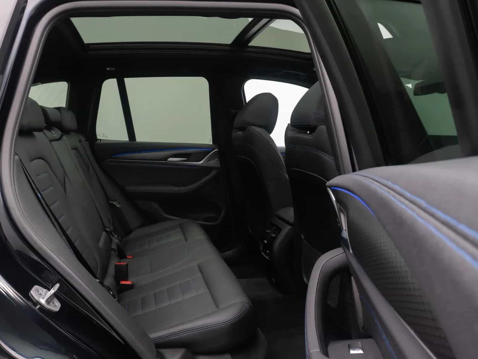 BMW X3 M40 01/2023-photo-25