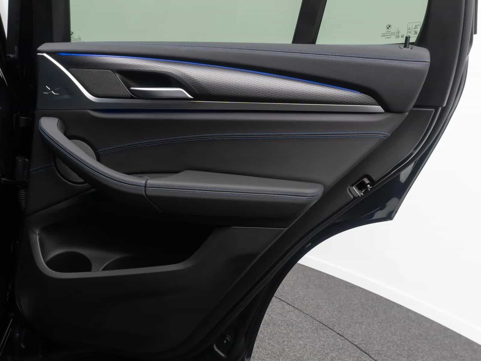 BMW X3 M40 01/2023-photo-32