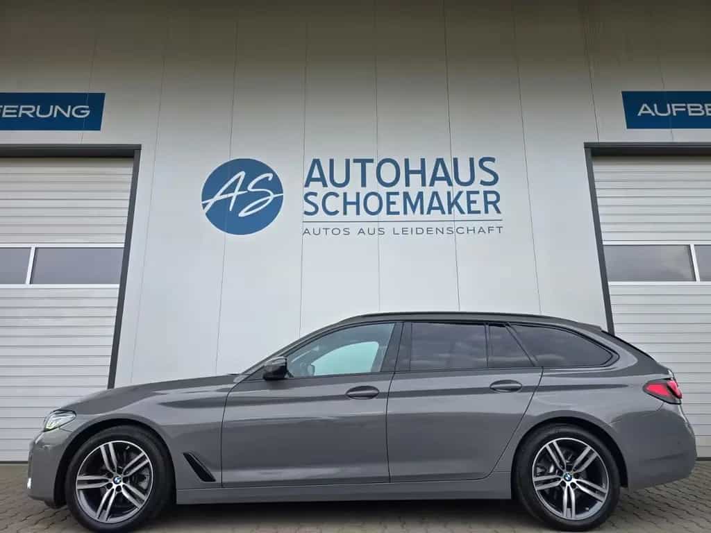 BMW 520 d xDrive Luxury Line*FACELIFT*Nappa,Laser,ACC 01/2022-photo-1