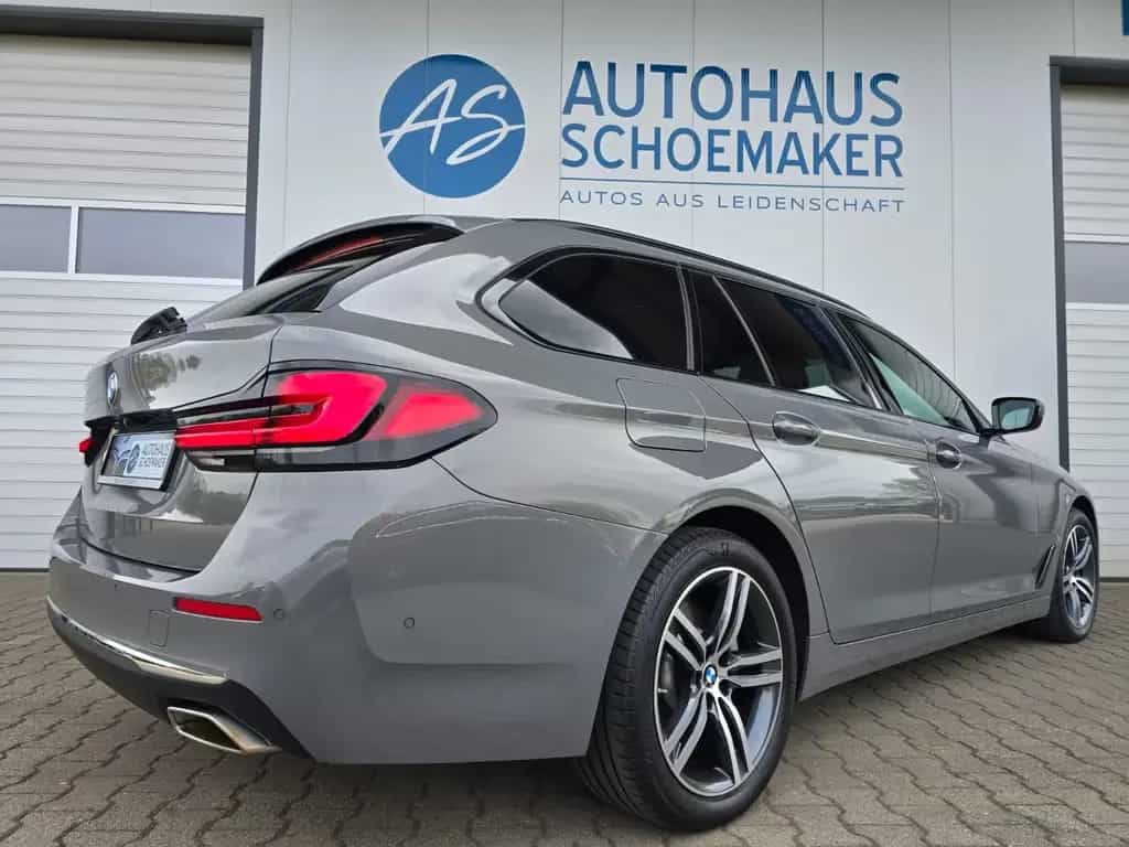 BMW 520 d xDrive Luxury Line*FACELIFT*Nappa,Laser,ACC 01/2022-photo-3